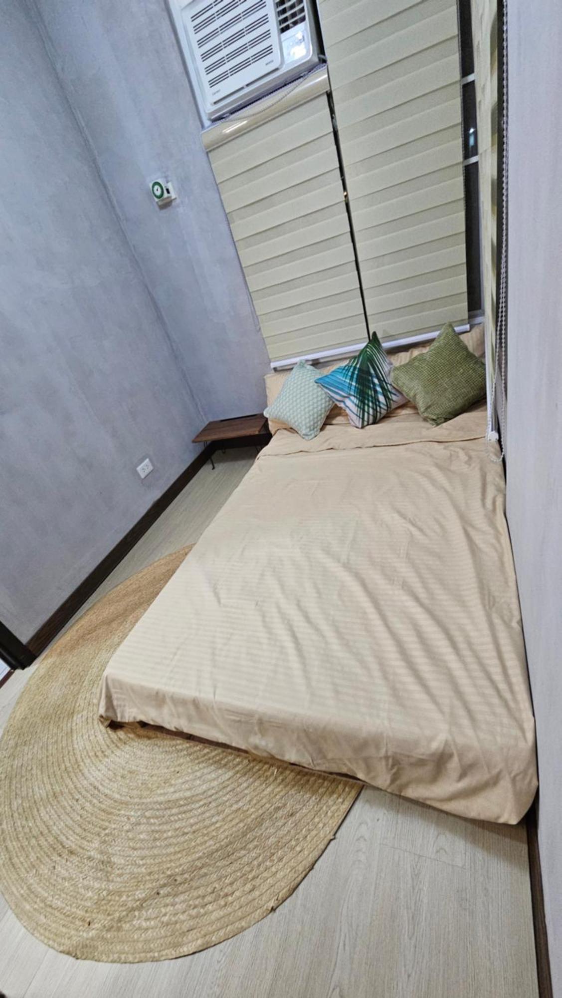 Serene Escape: Near Bgc & Naia Apartment Manila